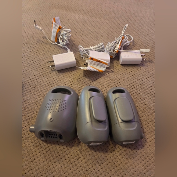 Vtech 2 Parent Units Digital Audio Baby Monitor with up to 1,000 ft of Range, Cr - Picture 7 of 12